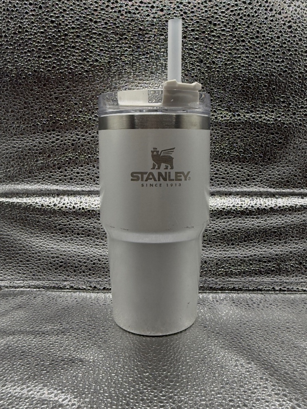 Stanley 20 oz Travel Tumbler White Cream 20-01583 Straw Lid Insulated Cup
